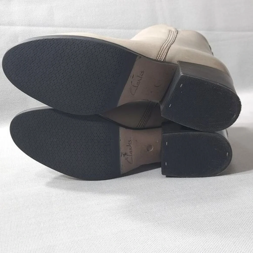 Clarks Womens Leather Elvina Taupe/Gray‎ Soft Ankle Booties 7M
